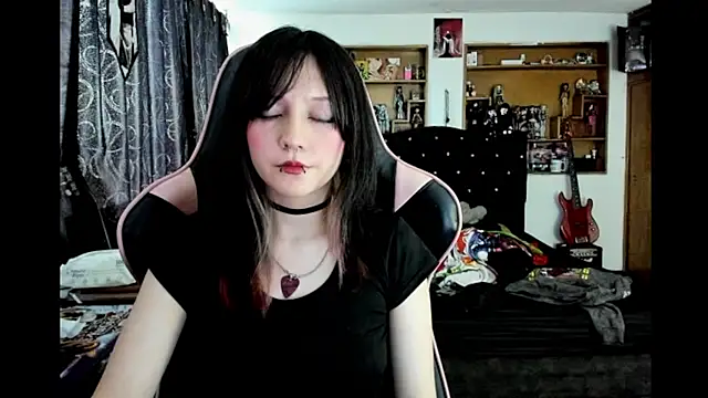 Maki_Zein_ élő XXX-chatje