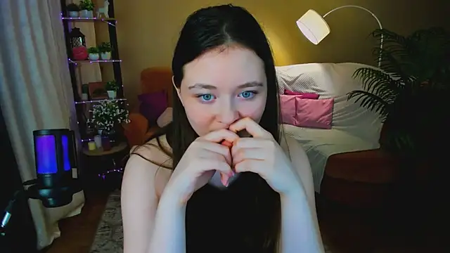 AlluringLookk 在線直播表演