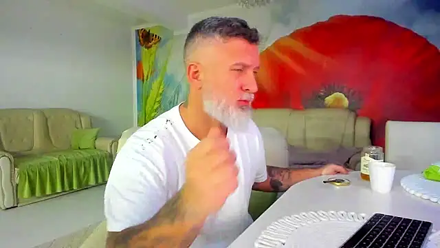 BlowMyXXL's Live XXX Chat