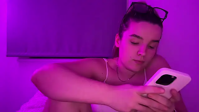 Онлайн чат XXX maisiesmithx