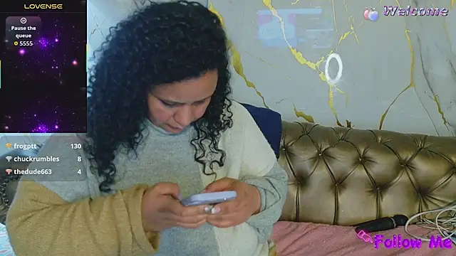 Danielaa_a Chat XXX in diretta