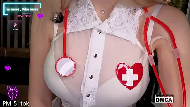 Holl1Would 即時 XXX 聊天