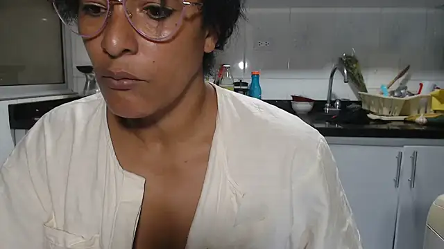 kateleyagrey's Live XXX Chat