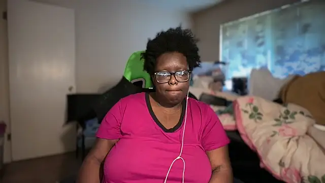 Chatroom XXX en direct de -Yagurlwest