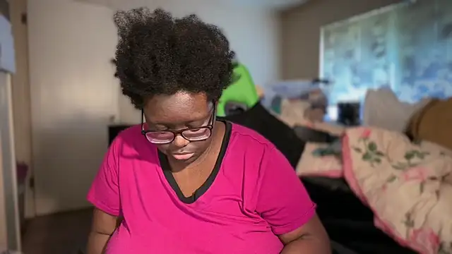 -Yagurlwest Chat XXX live