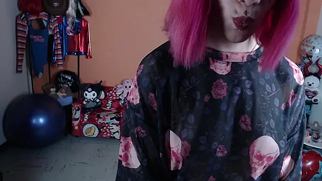 MissMiia2 Adlı Modelin Canlı XXX Sohbeti