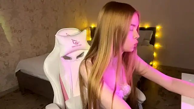 LumiSun Adlı Modelin Canlı XXX Sohbeti