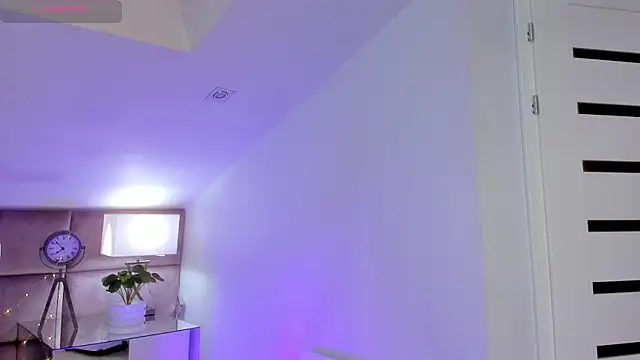 MiaMuse élő XXX-chatje