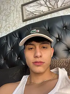 Lander_Cruz élő XXX-chatje