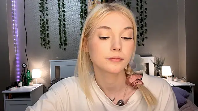 LlsabethHaze Adlı Modelin Canlı XXX Sohbeti