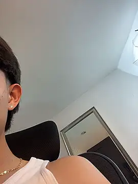 Lander_Cruz's Live XXX Chat