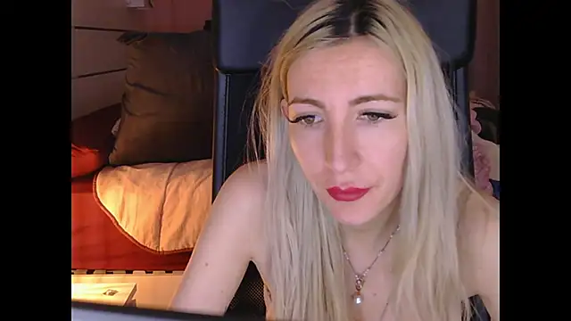 BarbieBlondieGirl Live XXX-chat