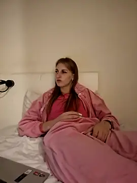 carolinakis_'s Live XXX Chat