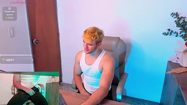 KaelSwitch's Live XXX Chat