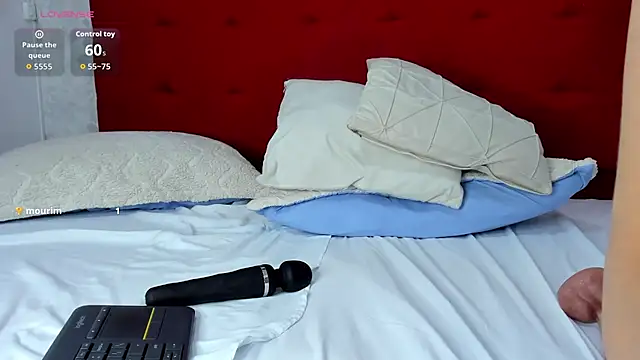 EmillyHarper_'s Live XXX Chat