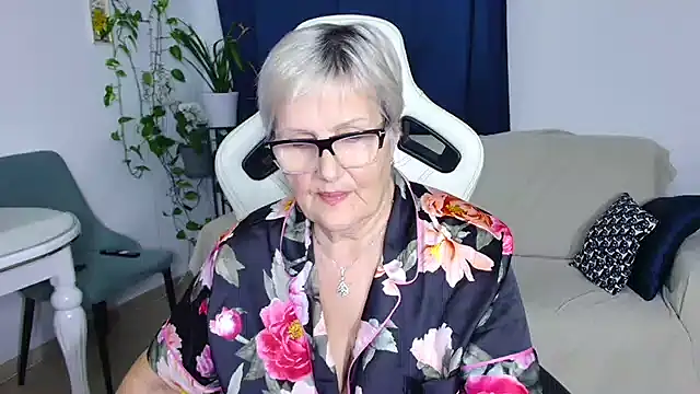 Selenna57's Live XXX Chat