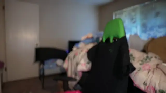 -Yagurlwest's Live XXX Chat