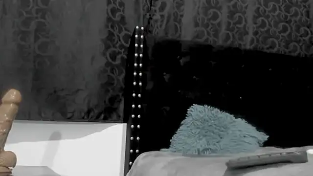 amareto_queen Adlı Modelin Canlı XXX Sohbeti