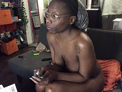 Chatroom XXX en direct de littyleesh1