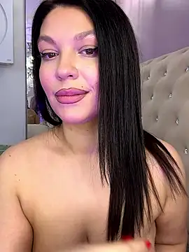 Chatroom XXX en direct de ClaraPasssion