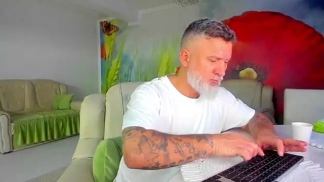 BlowMyXXL Live XXX-chat