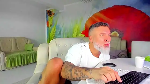 BlowMyXXL élő XXX-chatje