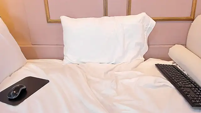 NahimiThompson's Live XXX Chat