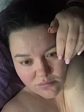 SunnyLeila2101 Adlı Modelin Canlı XXX Sohbeti