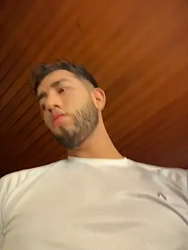 liam_bronw Show in webcam