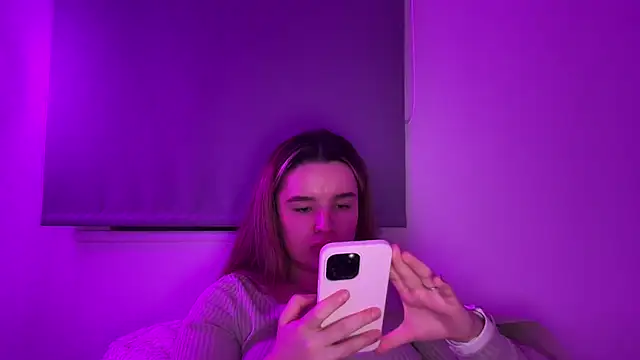 Онлайн чат XXX maisiesmithx