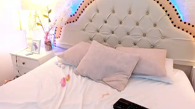 EllaEvanz's Live XXX Chat