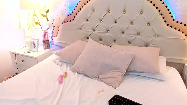 EllaEvanz's Live XXX Chat