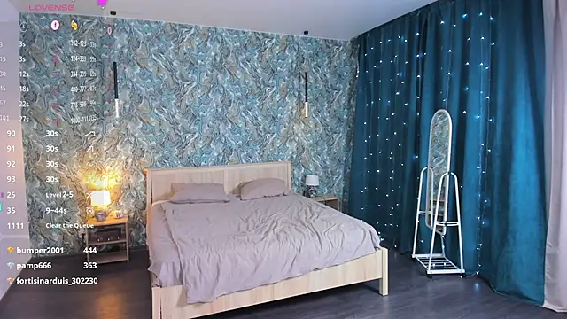 OdellaFrakeのライブXXXチャット