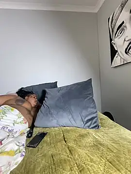 MissLola27's Live XXX Chat