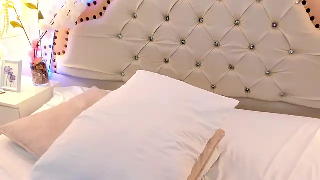 EllaEvanz's Live XXX Chat