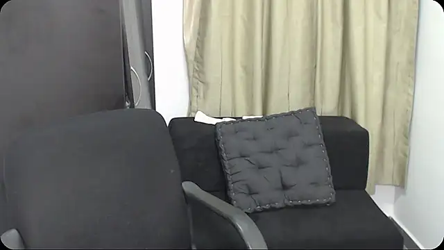 XXX chat uživo modela perlahotboobs