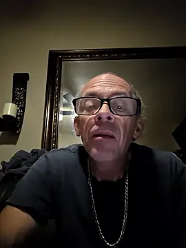 chris8827: απευθείας συνομιλία ΧΧΧ