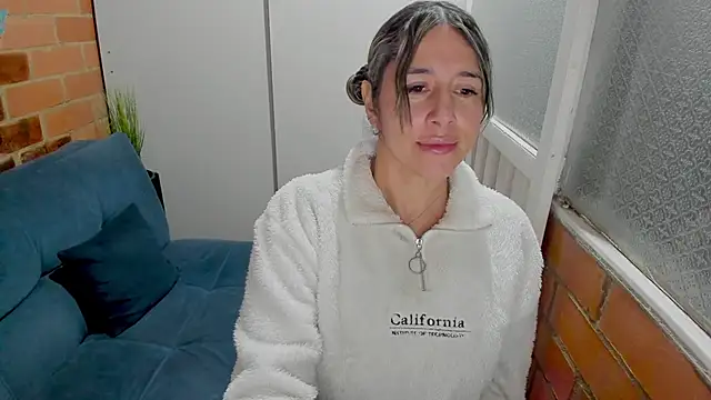 Penelope47 Adlı Modelin Canlı XXX Sohbeti