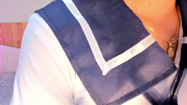 Онлайн чат XXX Emilyh_