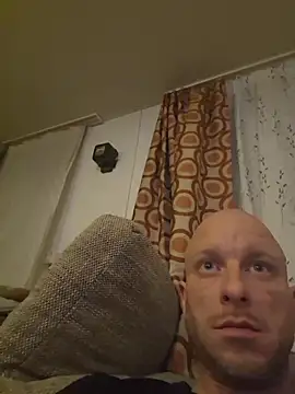 Онлайн чат XXX SvenFromCroatia