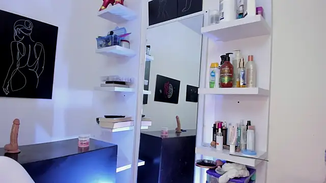 SeleneLuminari8 即時 XXX 聊天