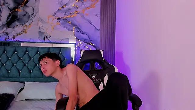 spicyslim_'s Live XXX Chat