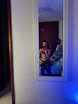 AkiraY10's Live XXX Chat