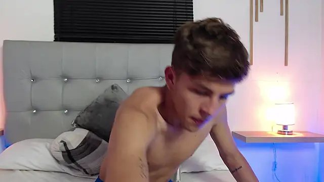 Онлайн чат XXX johnny_blake_