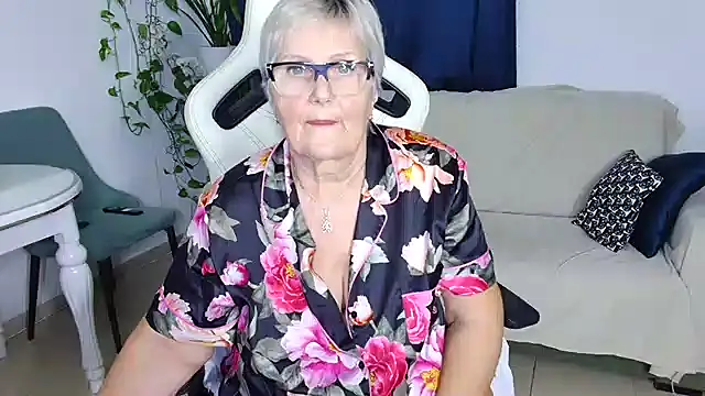 Selenna57's Live XXX Chat