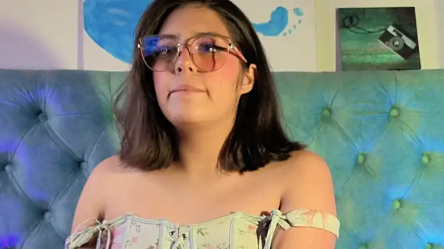 Paola_Lyon_ Live XXX-chat