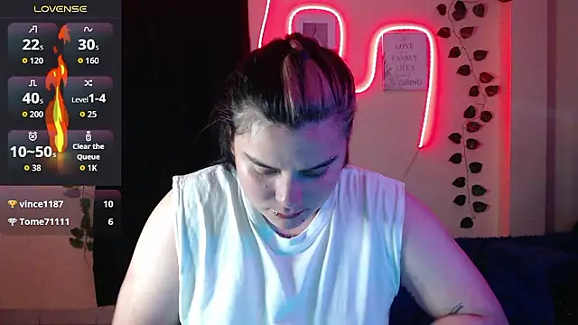 Nika_1_ 即時 XXX 聊天