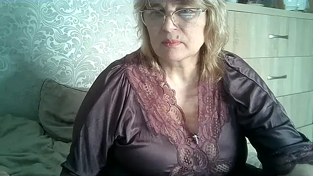 Aline_LoveFlowers' Webcam Show