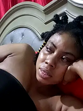 HONEYSWEETS_LIVE Adlı Modelin Canlı XXX Sohbeti