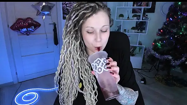 HoneySallyMoore Chat XXX live